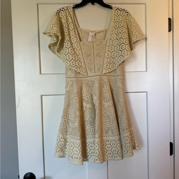 Jonathan Simkhai XS New
Avalon Flutter Sleeve Mini Dress in Ceramic - Picture 2 of 4